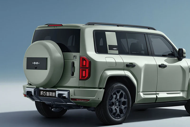 BYD Fang Cheng Bao 5 — wnętrze i detale