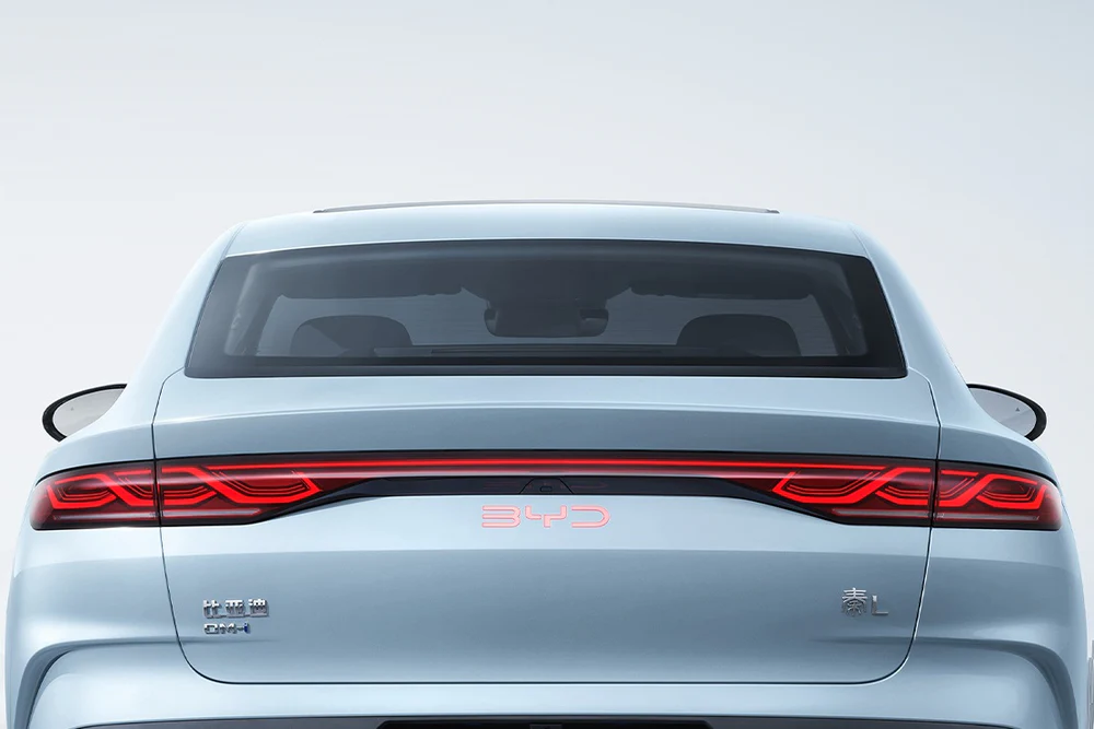 BYD Qin L DM-i — ujęcie z galerii modelu