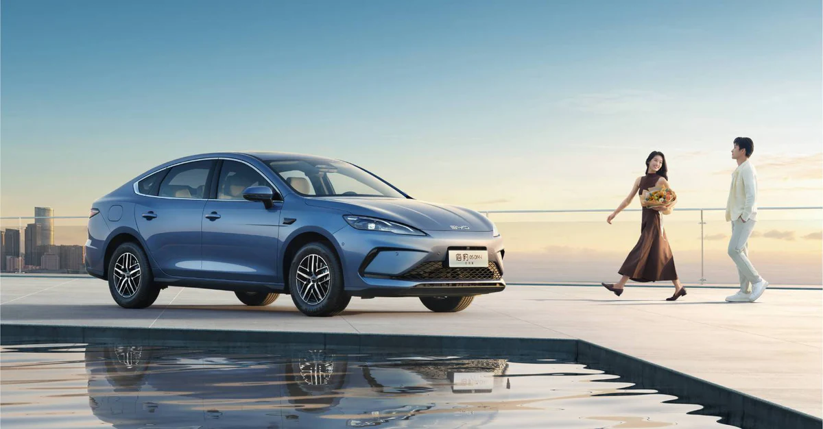 BYD Seal 05 DM-i — samochód w codziennym otoczeniu