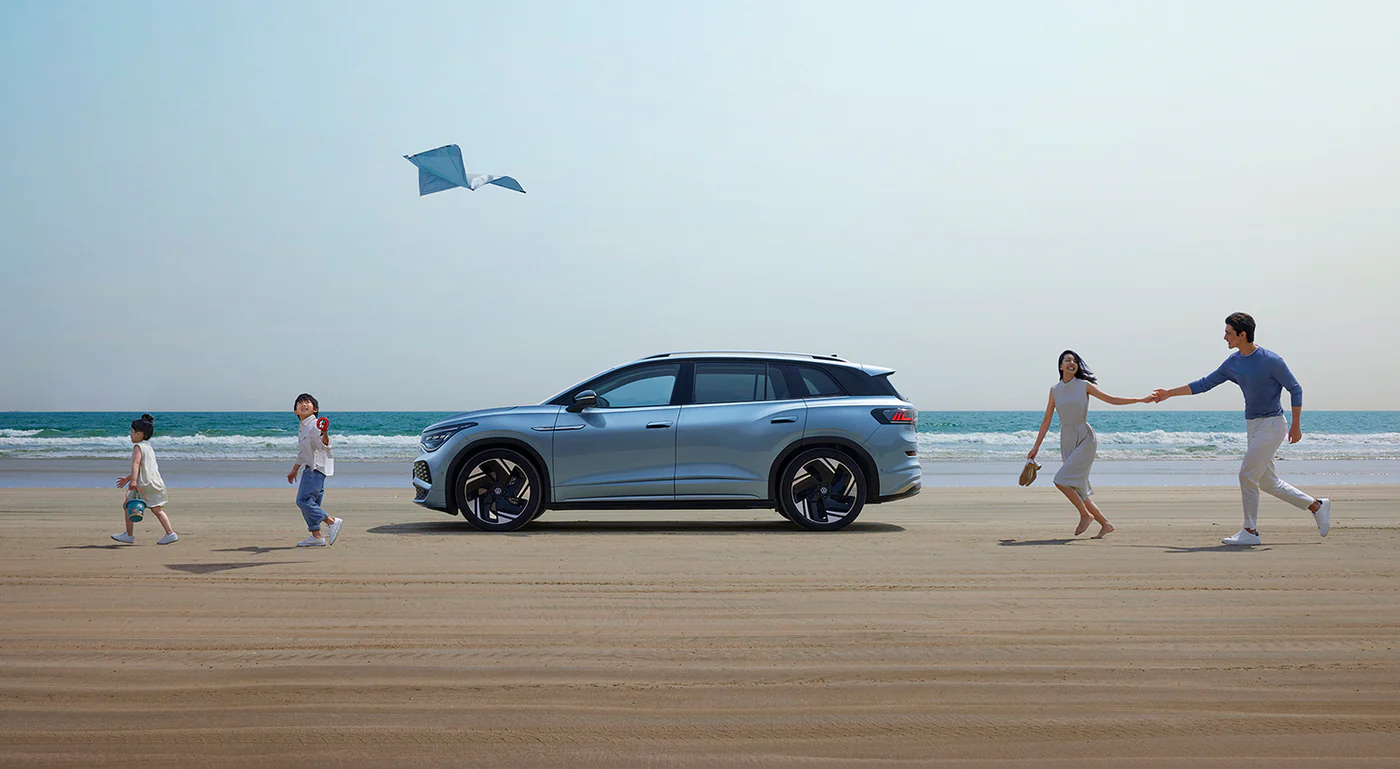 Volkswagen ID.4 X — samochód w codziennym otoczeniu